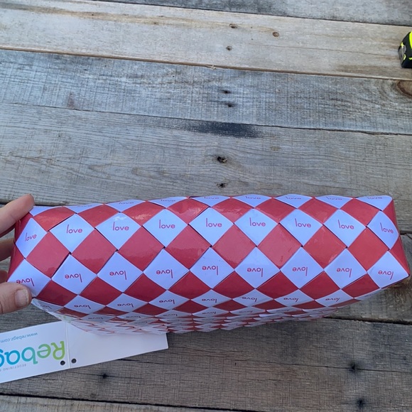 NWT Rebagz Eco Friendly Love Red and White Shoulder Bag - Picture 10 of 16